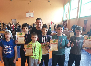 С 7 по 9 апреля 2023 года в прошло Открытое первенство г. Мценска по спортивной (вольной) борьбе памяти Героя Советского Союза Е. П. Кочергина среди юношей и девушек. 